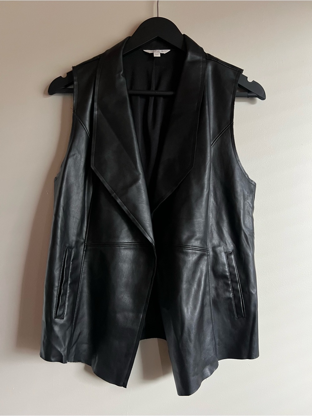 5/$20 Reitmans Petite Black Faux Leather Drape Front Vest Sleeveless Moto Jacket